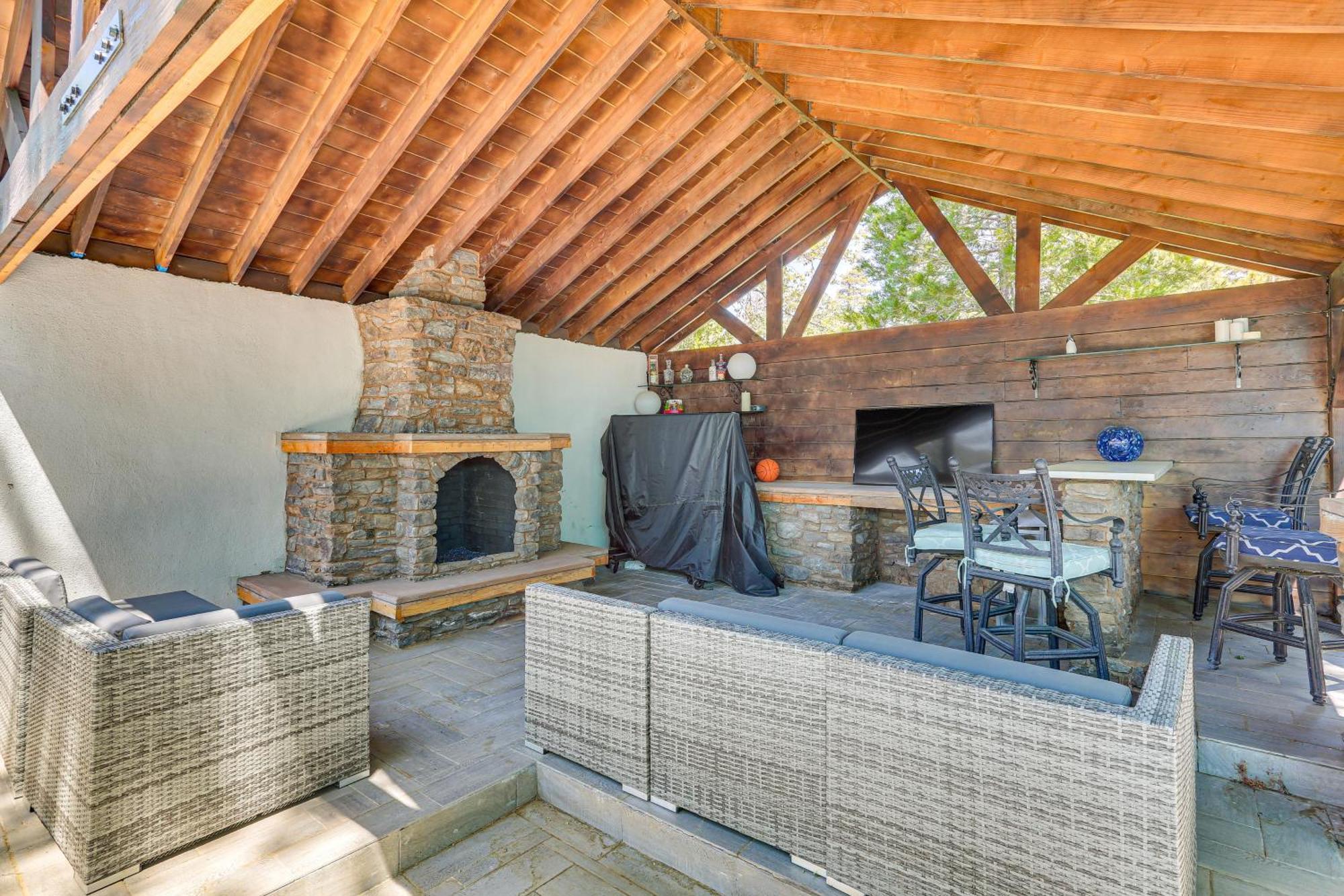 Lake Arrowhead Cabin With Hot Tub And Mountain Views! Ngoại thất bức ảnh